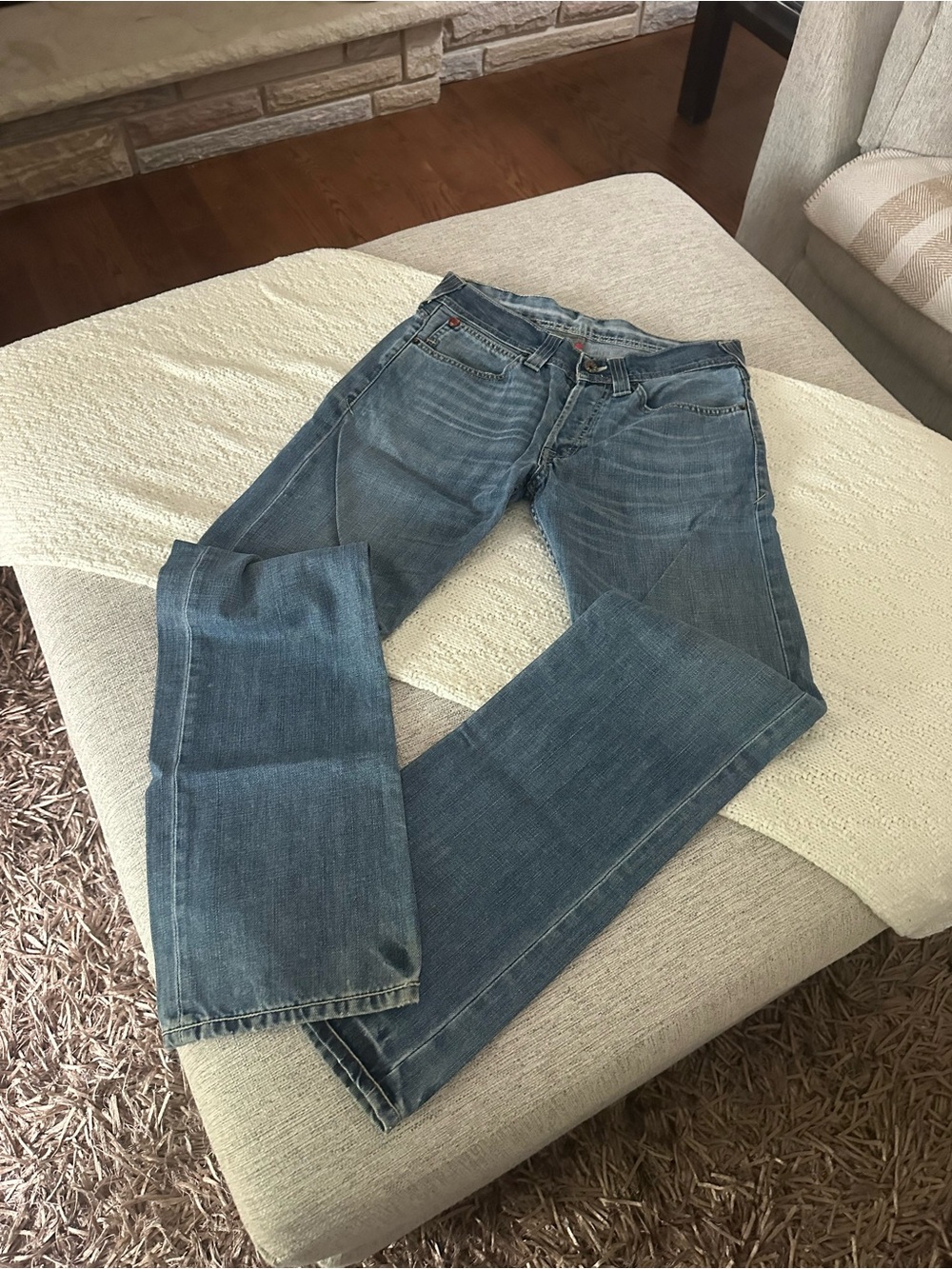 Evisu Men's Straight Jeans in Faded Blue with Green Back Pocket Detail - Picture 3 of 6